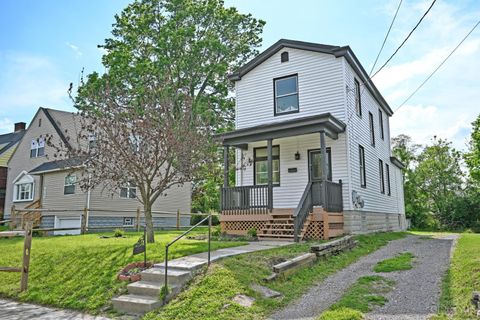 Photo of 6211 Coleridge Avenue, Cincinnati, OH 45213 (MLS # 1878150)