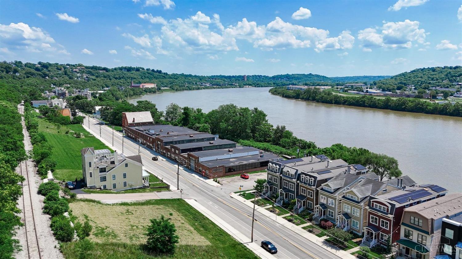 1922 Riverside Drive