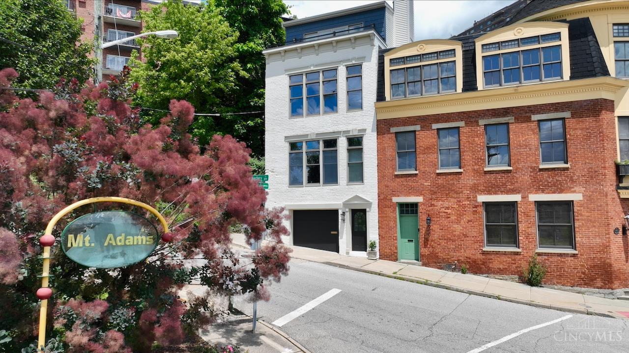 902 Monastery Street