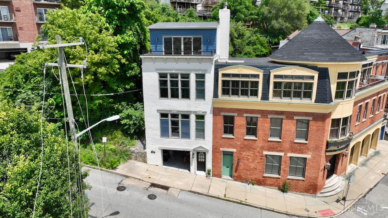 902 Monastery Street