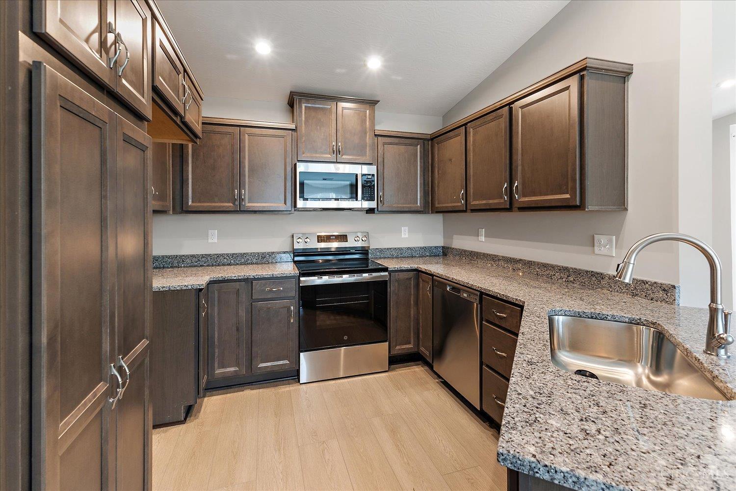 5883 Parkview Lane 90305