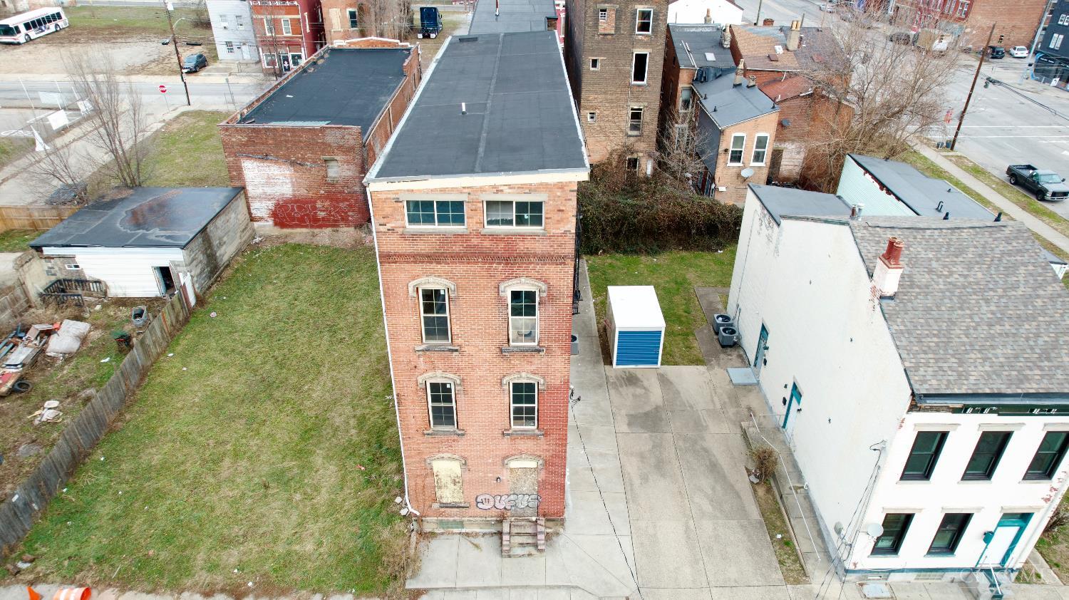 818 Livingston Street