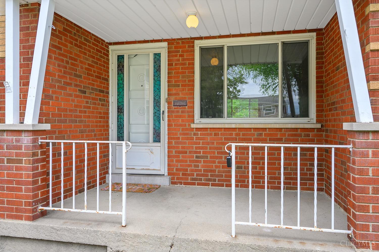 1723 Tuxworth Avenue