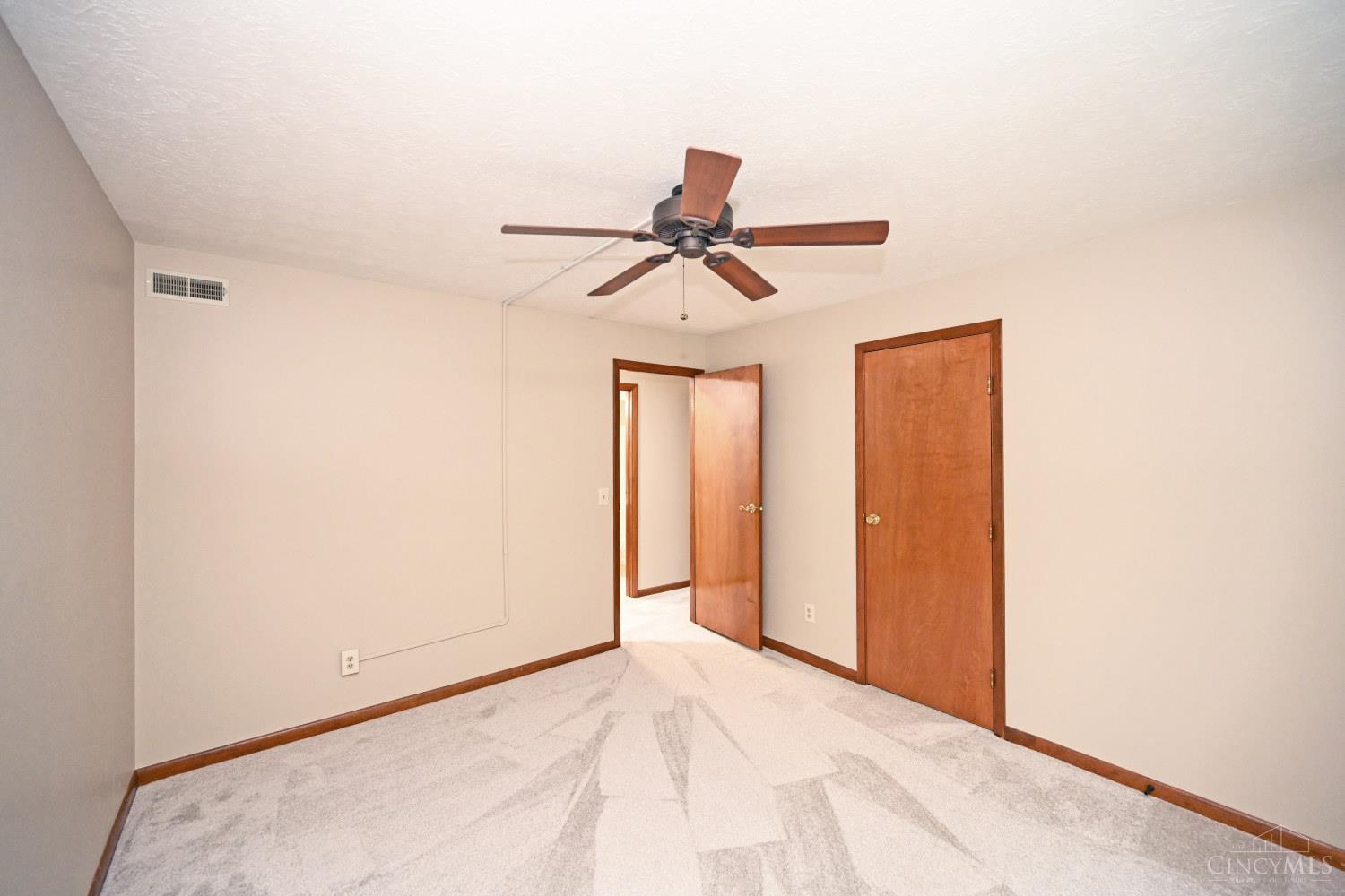 1572 Gelhot Drive, Fairfield, Ohio image 24
