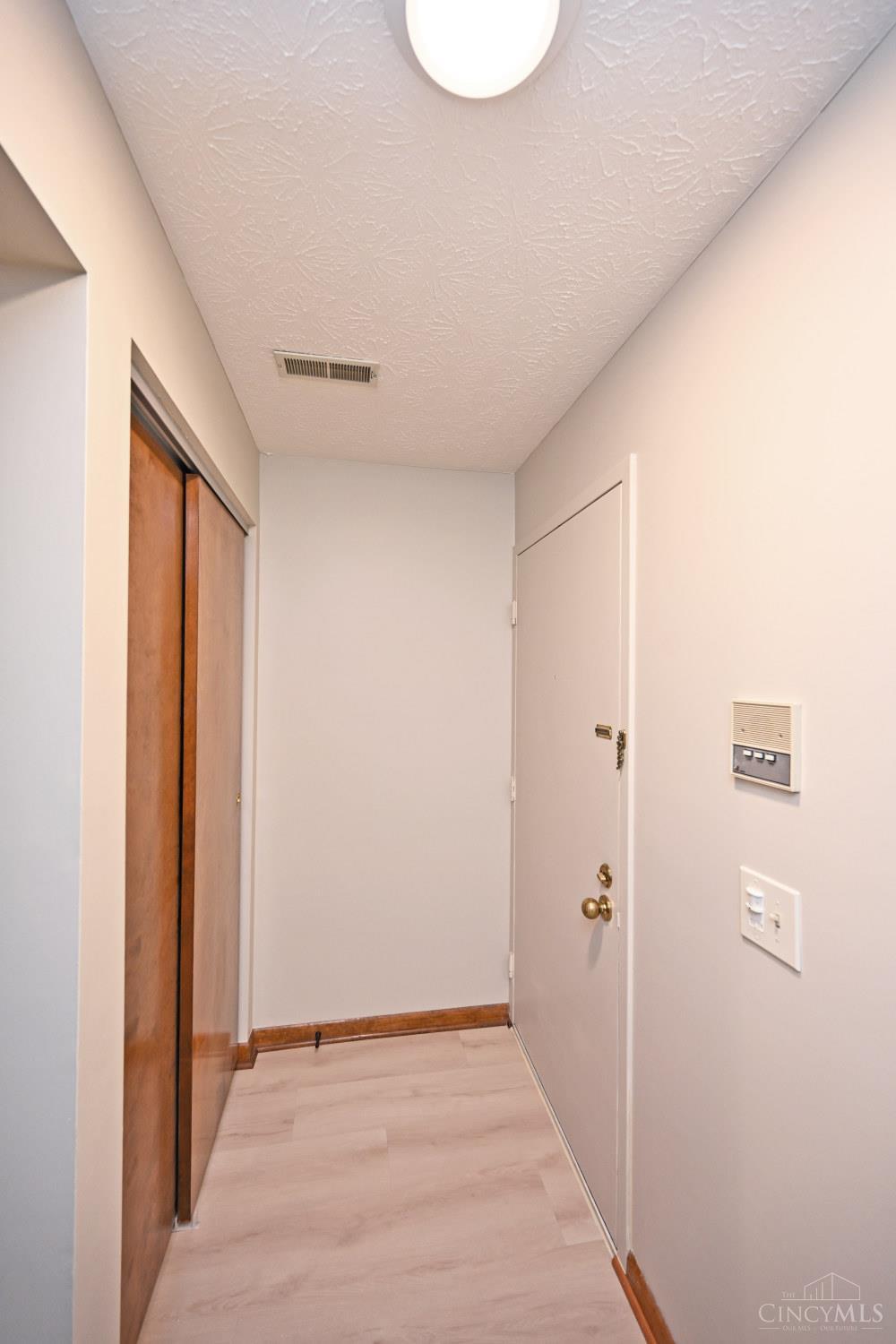 1572 Gelhot Drive, Fairfield, Ohio image 4