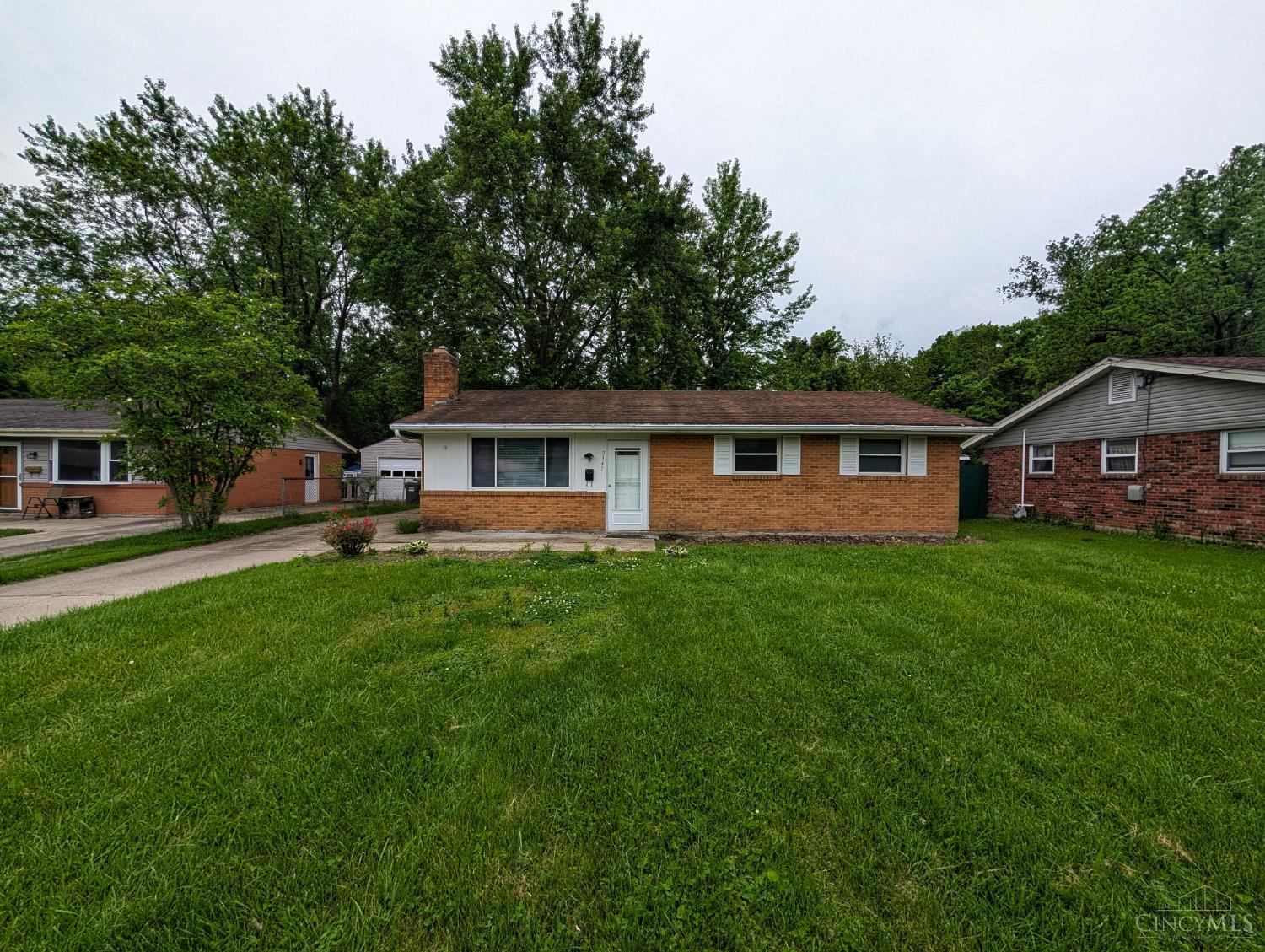 2347 Merriway Lane, Colerain Twp, Ohio image 2