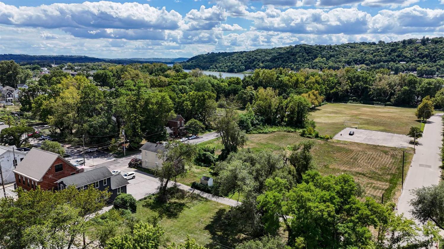 3201 Riverside Drive