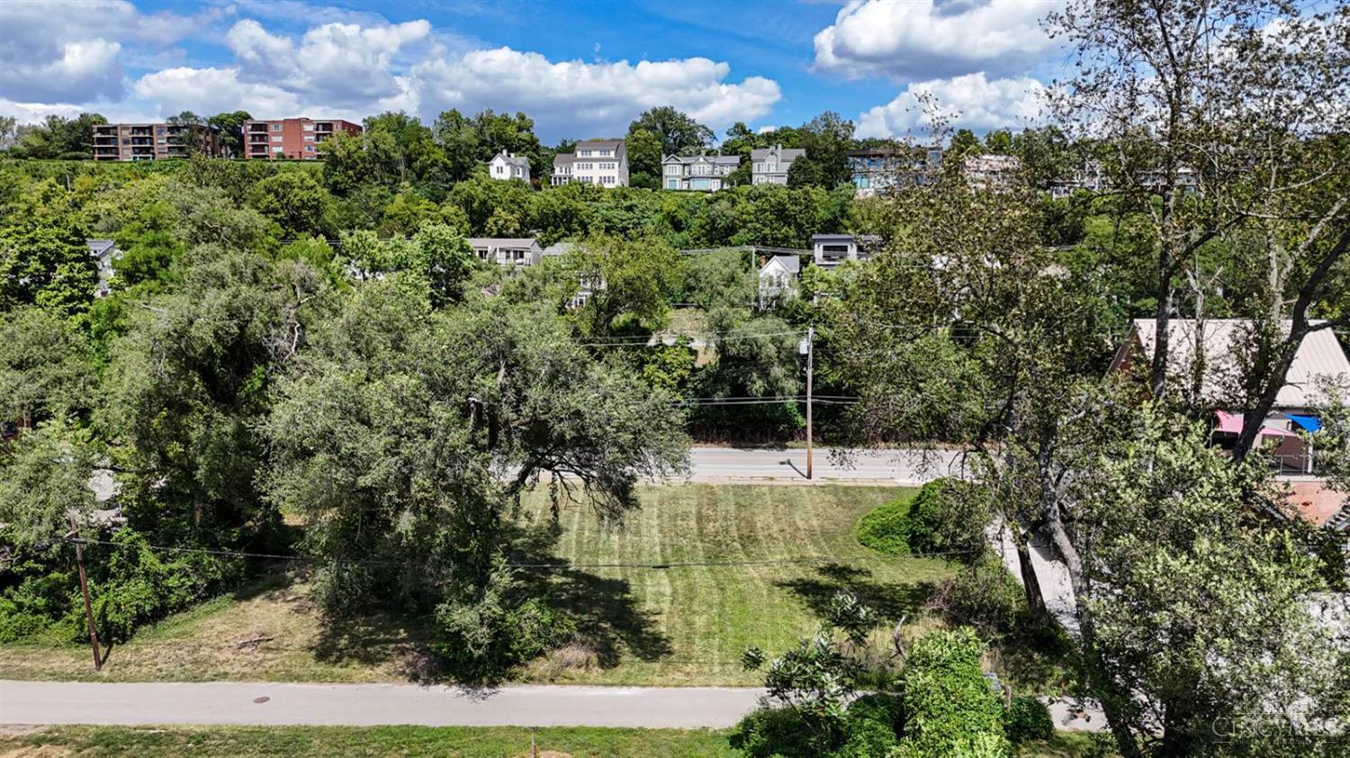 3201 Riverside Drive