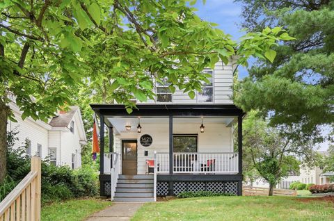 Photo of 1421 Cedar AVE, Cincinnati, OH 45224 (MLS # 1881230)