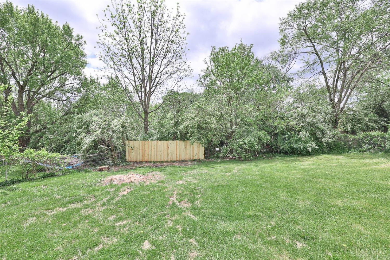 2729 Hennge Drive, Colerain Twp, Ohio image 25
