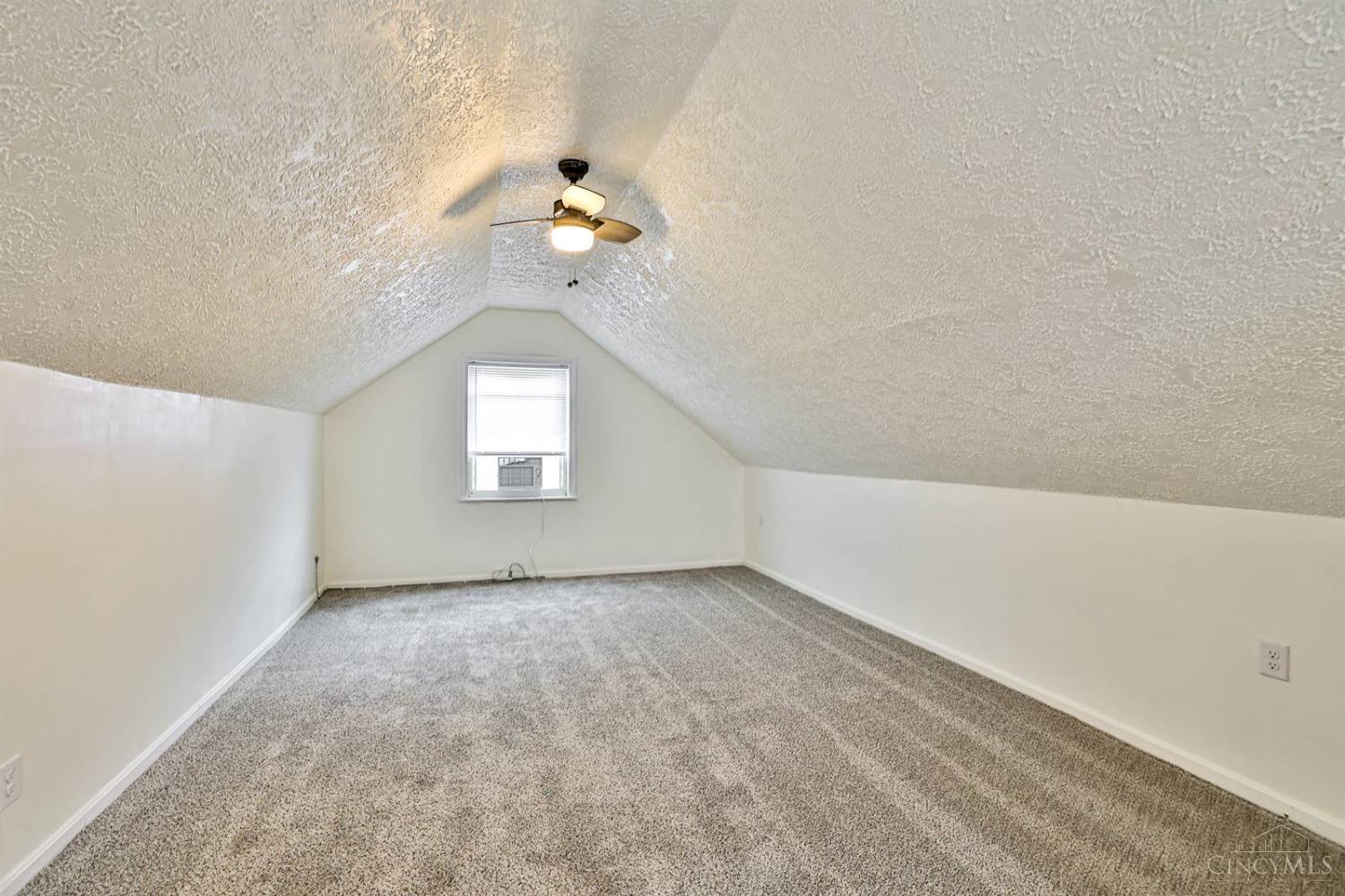 2729 Hennge Drive, Colerain Twp, Ohio image 15