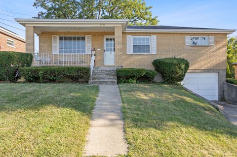 Photo of 2710 Mountville Drive, Cincinnati, OH 45238 (MLS # 1854930)