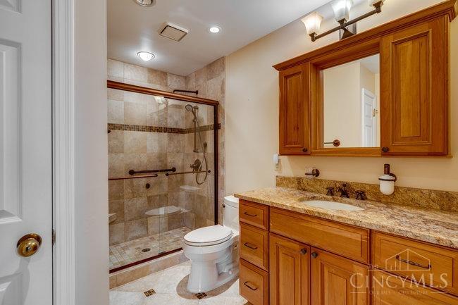 3766 Chimney Hill Drive, Blue Ash, Ohio image 32