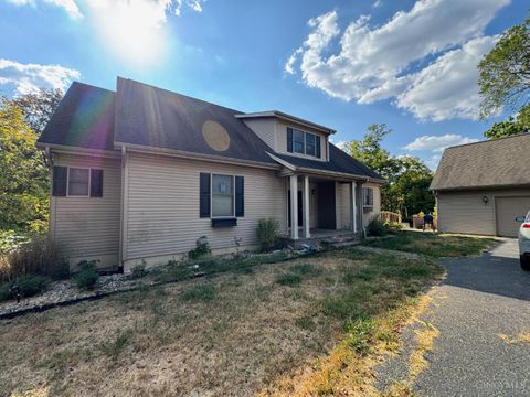 Photo of 515 S Elm Street, Hillsboro, OH 45133 (MLS # 1855860)