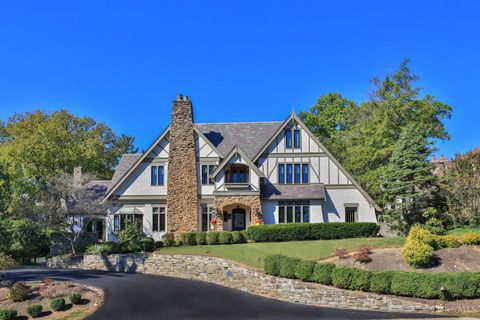 Photo of 1121 Edwards Road, Cincinnati, OH 45208 (MLS # 1871606)