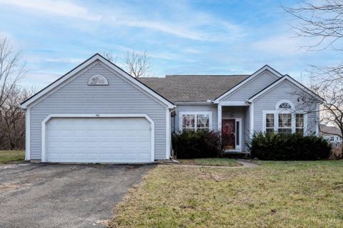 Homes For Sale - 441 Lake Front Drive<br/> Warren County, Lebanon, OH 45036