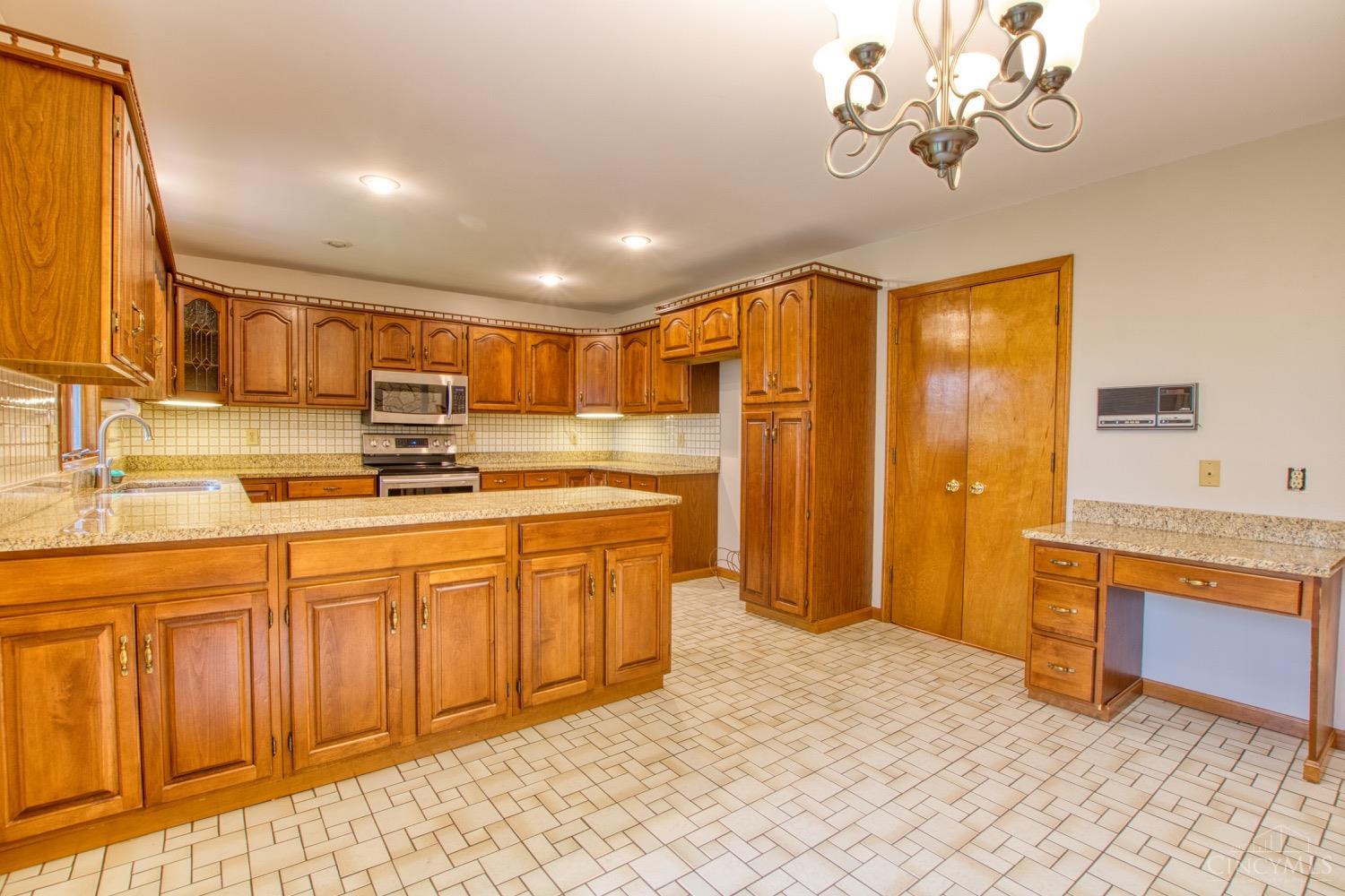 5591 Sigmon Way, Fairfield, Ohio image 12