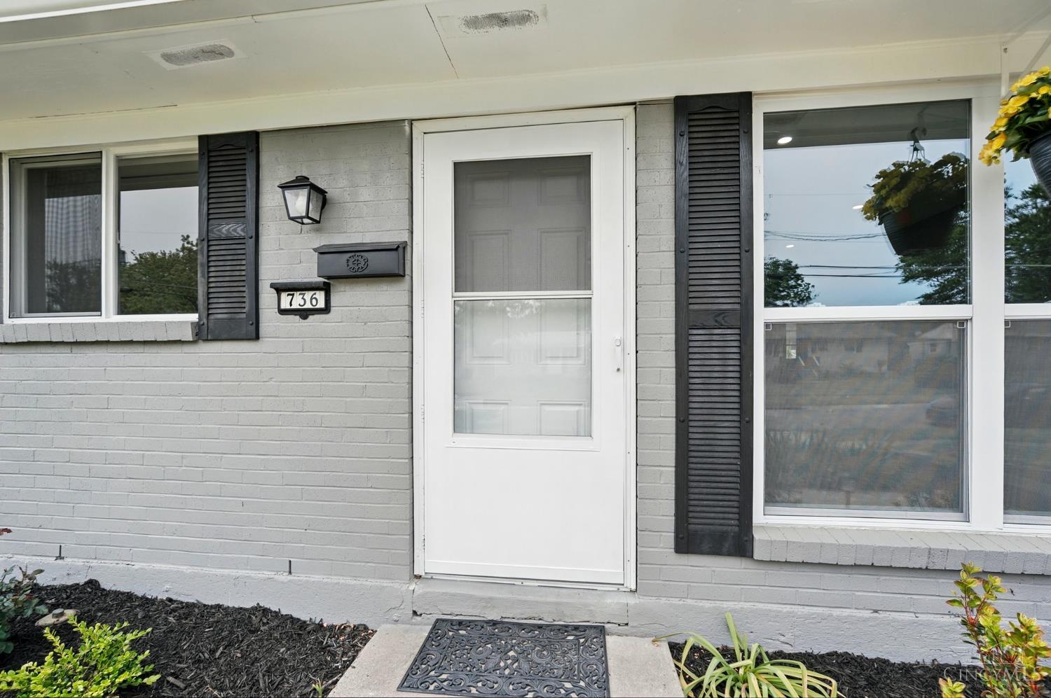 736 Mohican Drive, Loveland, Ohio image 2