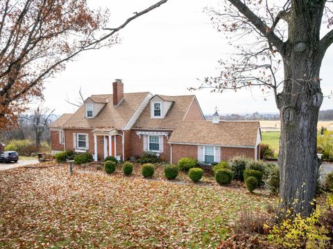 Photo of 557 W North Bend Road, Springfield Township, OH 45224 (MLS # 1863200)