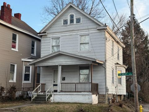 Photo of 3238 Gilbert Avenue, Cincinnati, OH 45207 (MLS # 1866587)