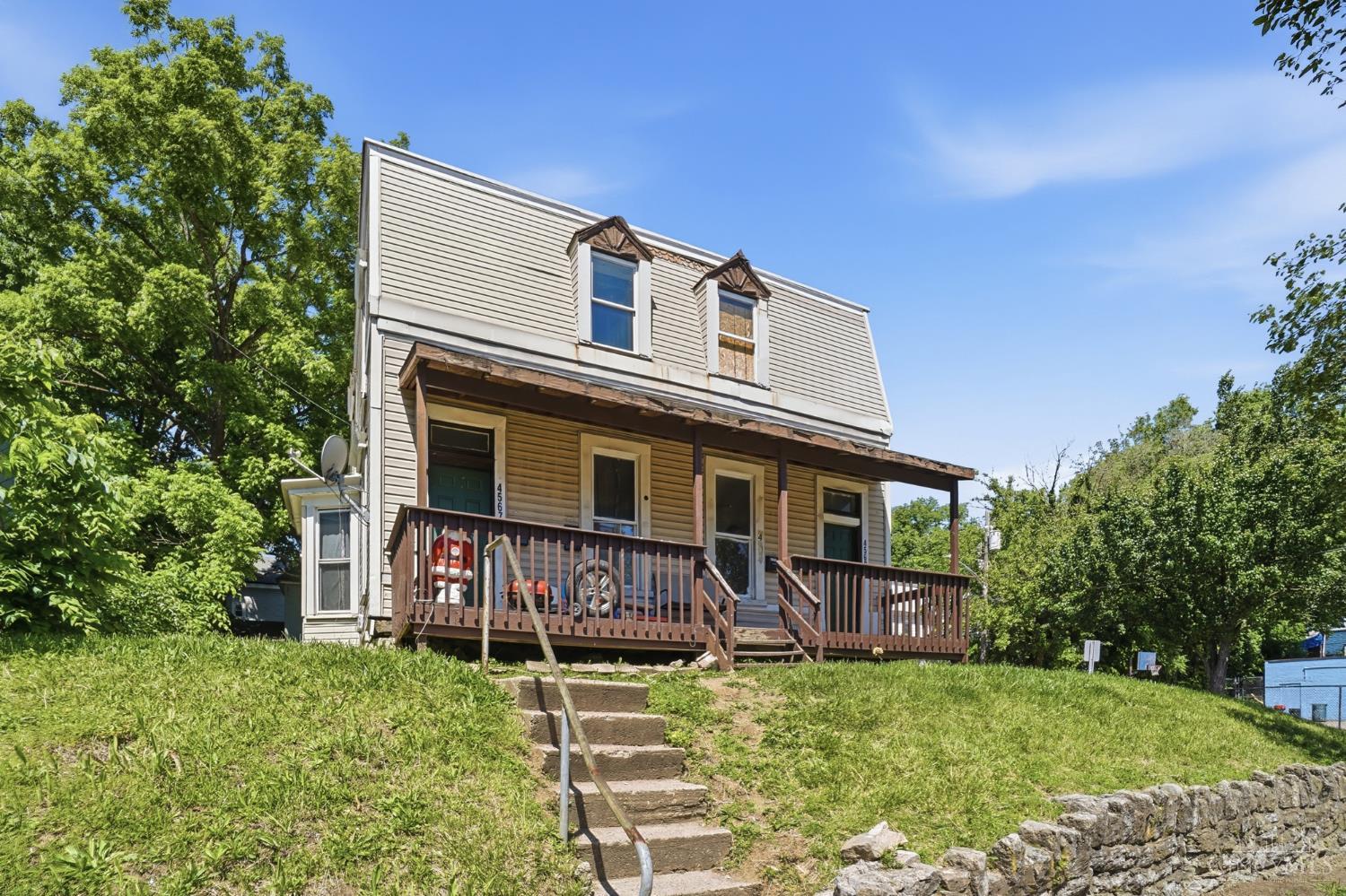 4569 N Edgewood Avenue