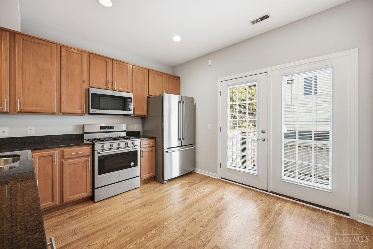 2530 Hackberry Street