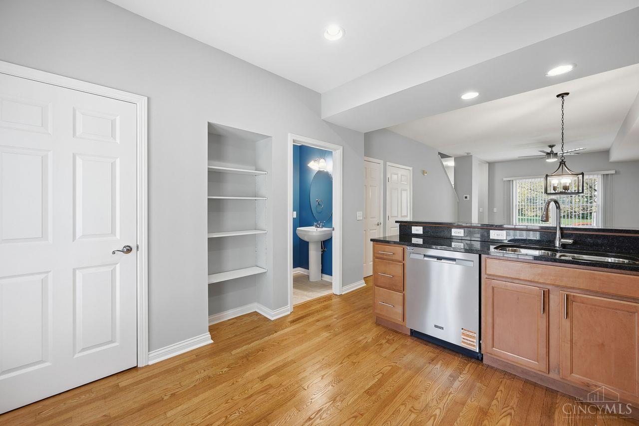 2530 Hackberry Street