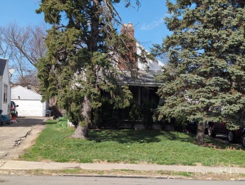 Townhouse For Sale - 109 E Siebenthaler Avenue<br/> Dayton, OH 45405