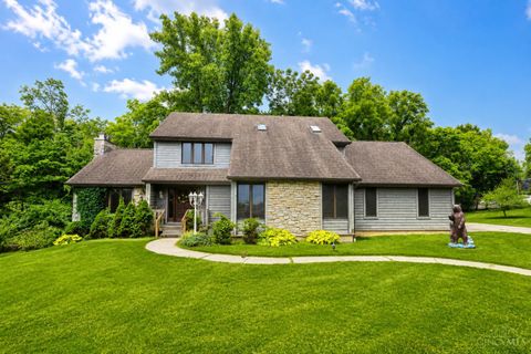 Photo of 1749 Gloucester Drive, Fairfield, OH 45014 (MLS # 1884801)