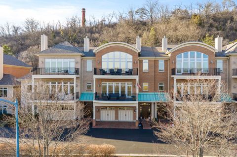 Photo of 1464 Riverside Drive, Cincinnati, OH 45202 (MLS # 1868137)