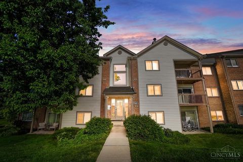Condo For Sale - 8887 Eagleview Drive #6<br/> Butler County, West Chester, OH 45069
