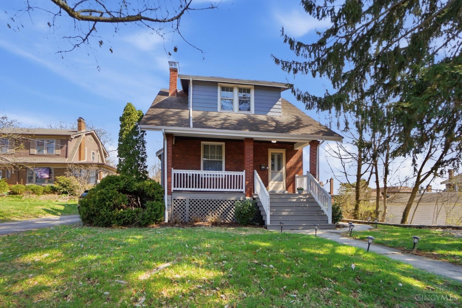 6140 Grand Vista Avenue