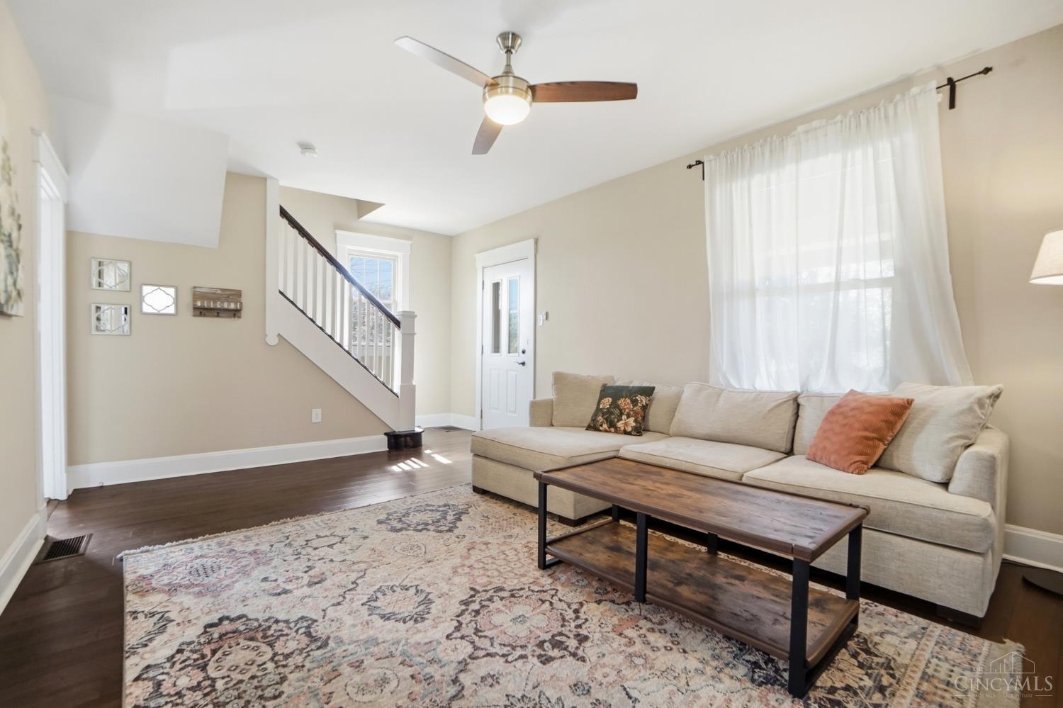 6140 Grand Vista Avenue