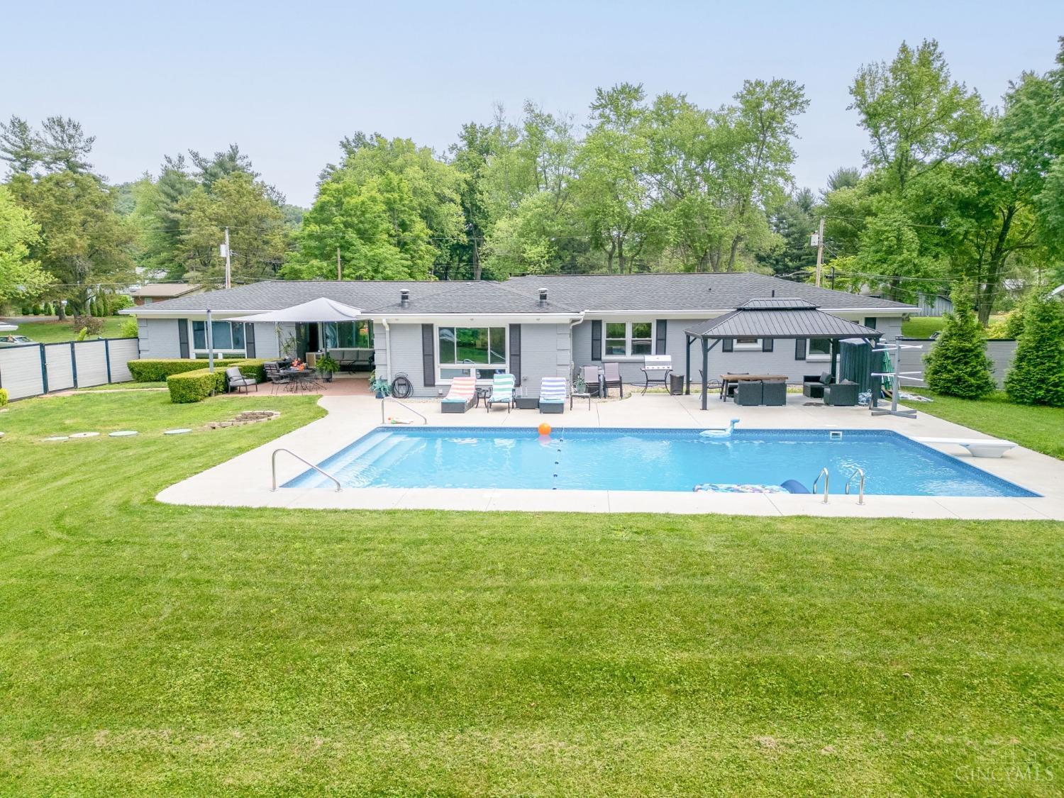 6537 Kentuckyview Drive, Anderson Twp, Ohio image 3