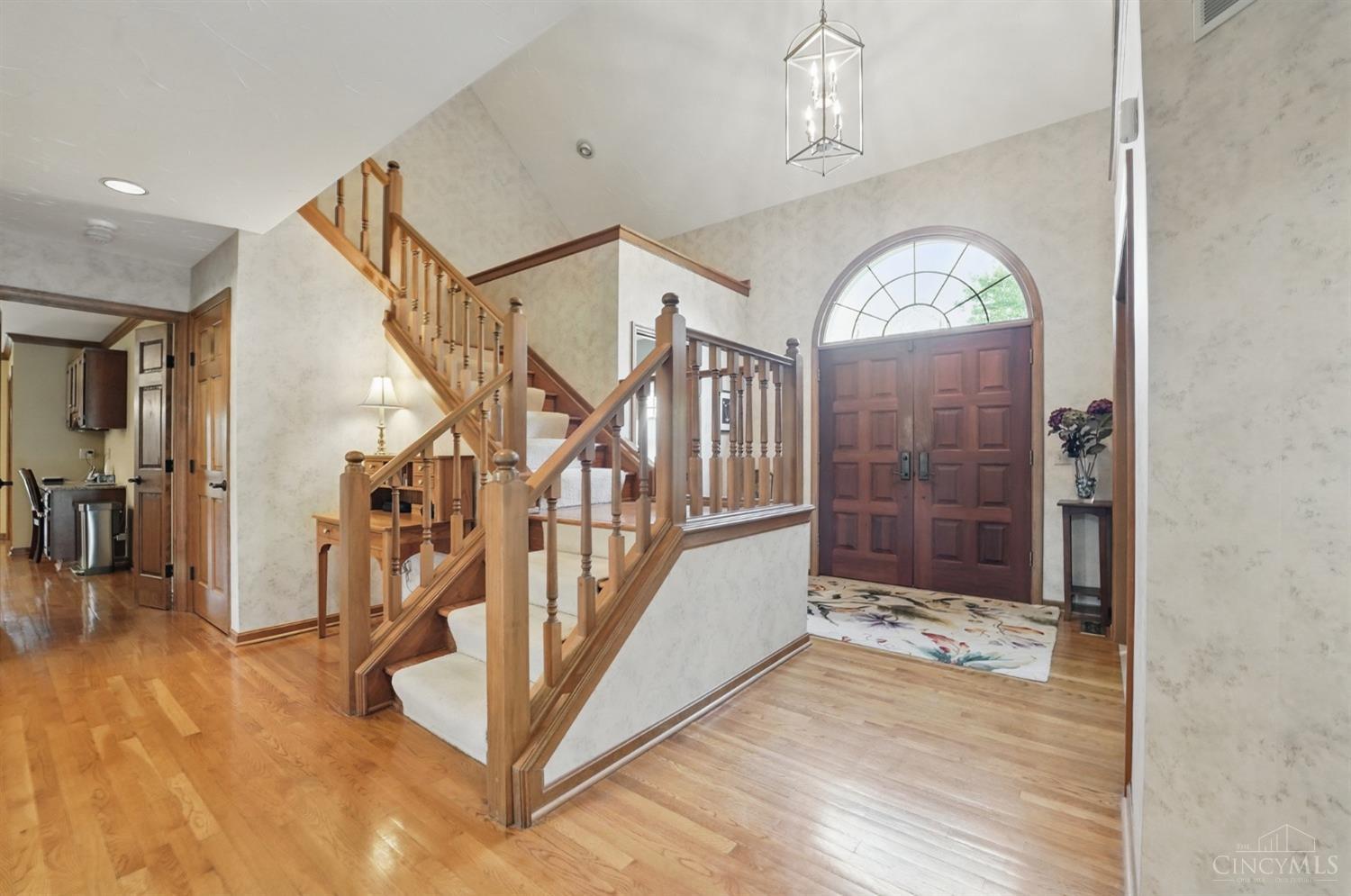 5465 Creek Bend Drive, West Chester, Ohio image 4