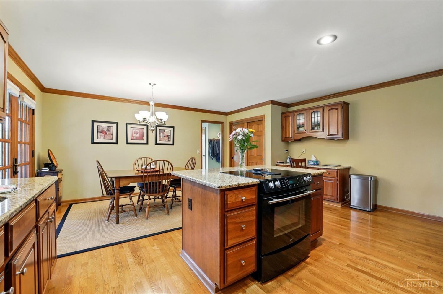 5465 Creek Bend Drive, West Chester, Ohio image 12