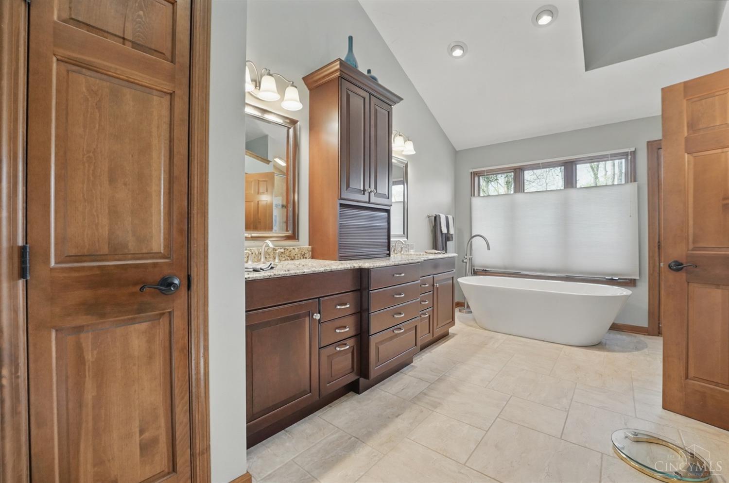 5465 Creek Bend Drive, West Chester, Ohio image 25