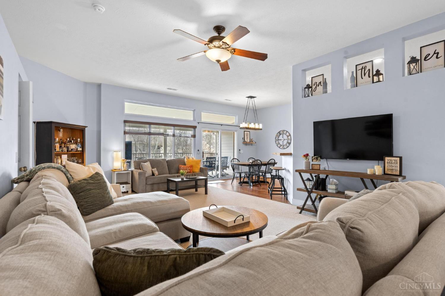 1122 Featherstone Court