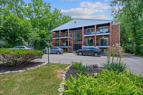 Apartment For Rent - 6210 Ridge Avenue<br/> Hamilton County, Cincinnati, OH 45213