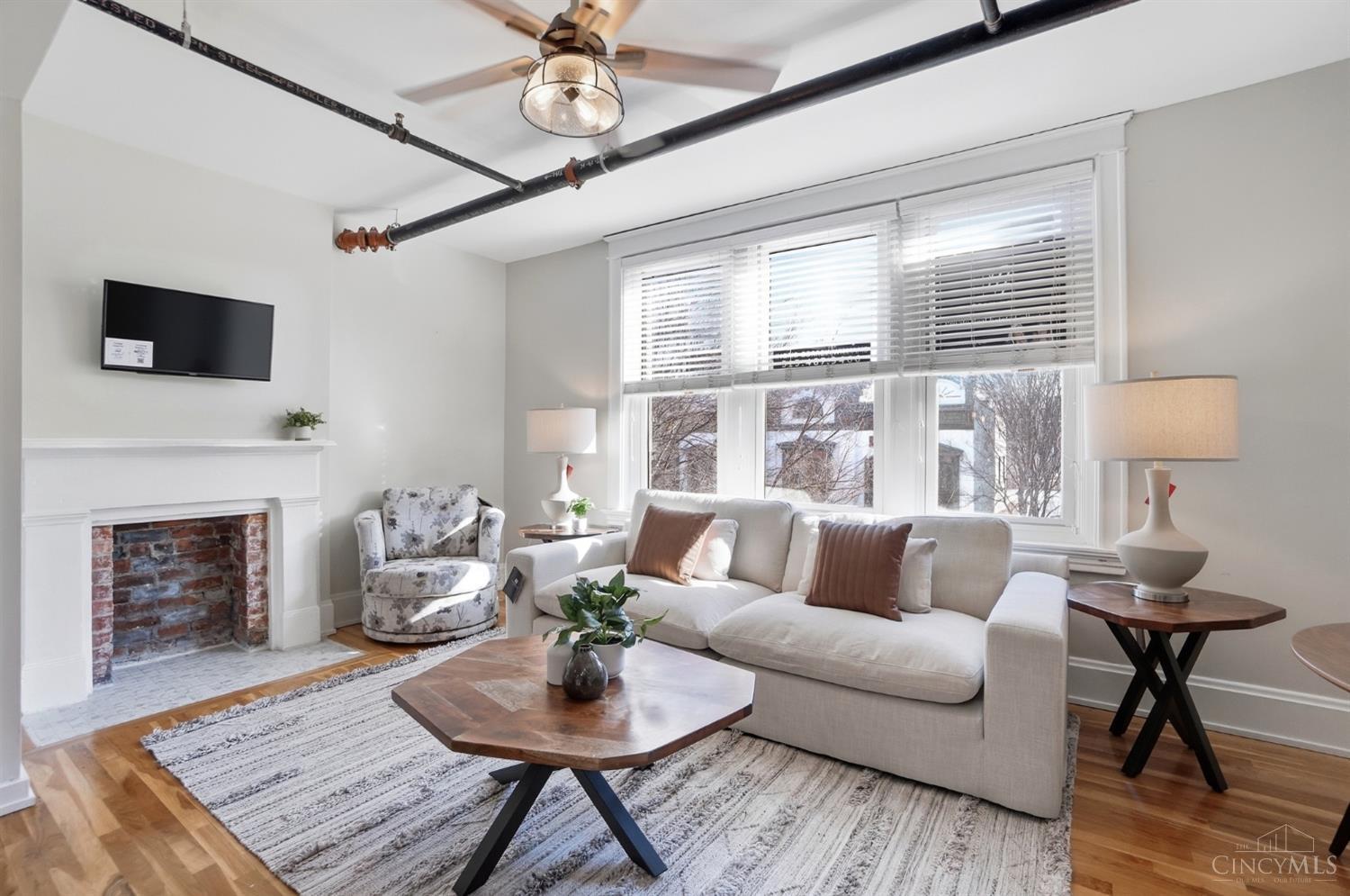 1415 Vine Street 305