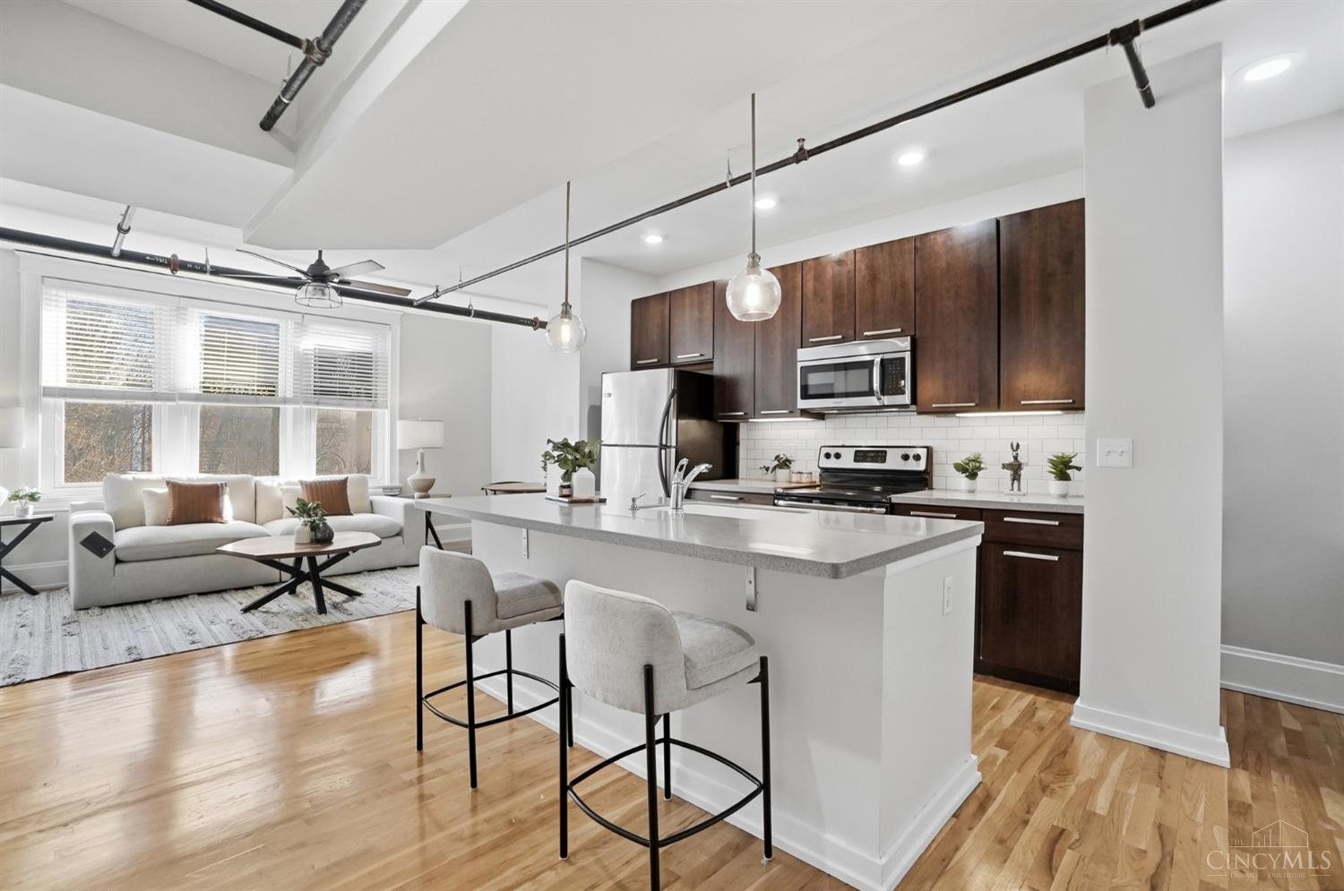 1415 Vine Street 305