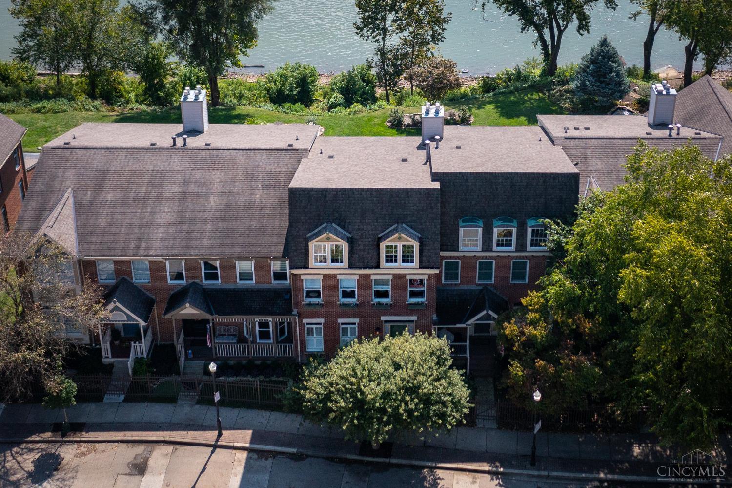 2207 Riverside Drive C4