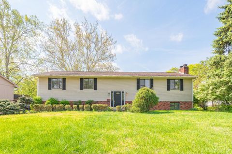 Photo of 3647 E Galbraith Road, Amberley, OH 45236 (MLS # 1875084)
