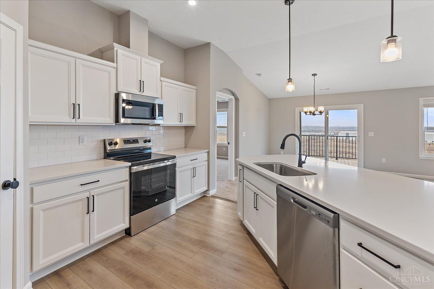 445 Bethpage Way 7-304