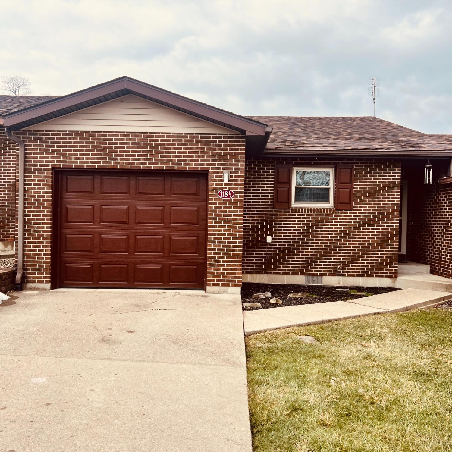 118 Springlake Avenue #MIDDL, Hillsboro, Ohio image 1