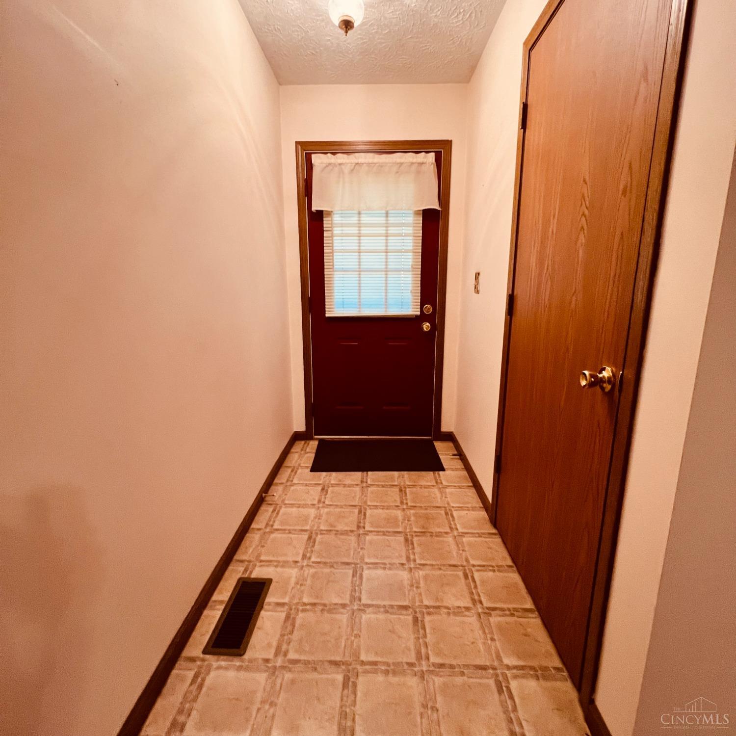 118 Springlake Avenue #MIDDL, Hillsboro, Ohio image 6