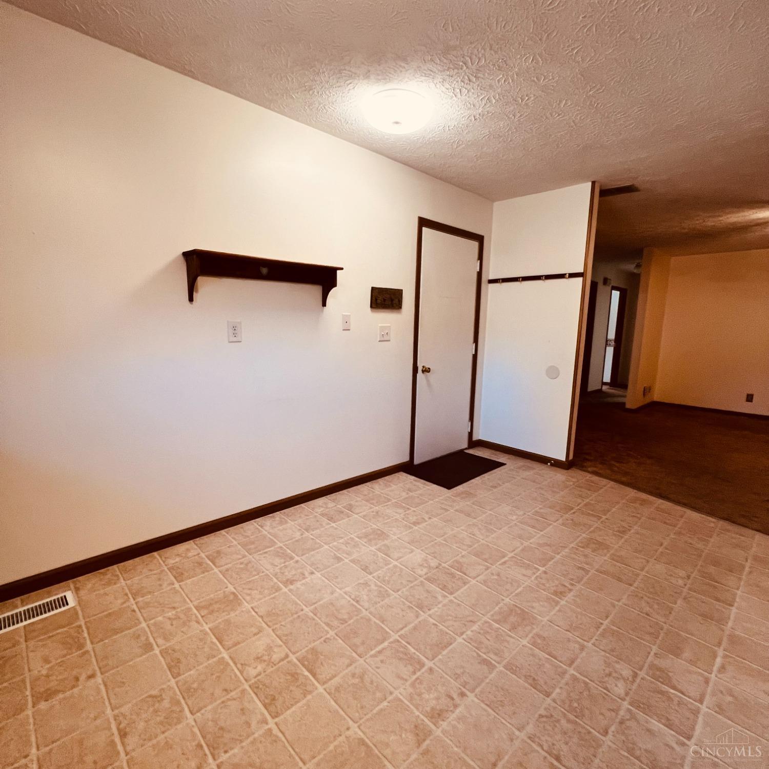 118 Springlake Avenue #MIDDL, Hillsboro, Ohio image 11