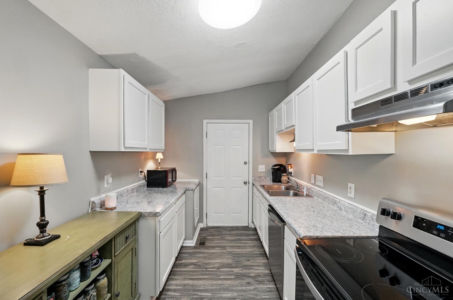 97 Van Buren Drive, Hamilton, Ohio image 13