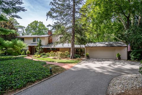 Photo of 4 Lexington Circle, Terrace Park, OH 45174 (MLS # 1877867)