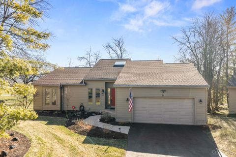 Photo of 33 Carpenters Ridge Rdg, Blue Ash, OH 45241 (MLS # 1866795)